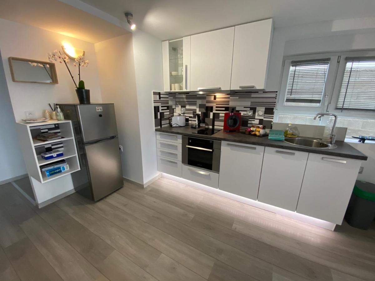 Toul Appartement Entier Avec Parking Prive Au Calme Cosy A Etage Avec Balcon Zewnętrze zdjęcie