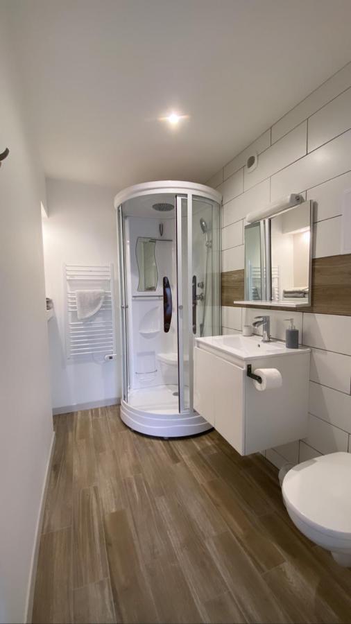 Toul Appartement Entier Avec Parking Prive Au Calme Cosy A Etage Avec Balcon Zewnętrze zdjęcie