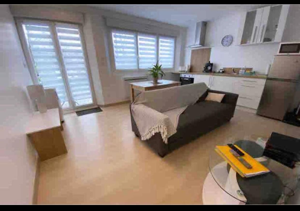 Toul Appartement Entier Avec Parking Prive Au Calme Cosy A Etage Avec Balcon Zewnętrze zdjęcie