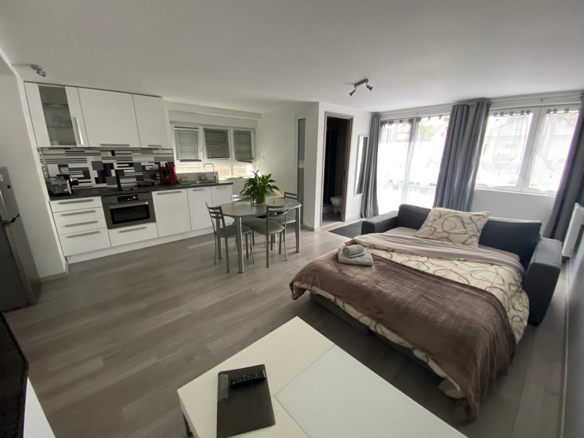 Toul Appartement Entier Avec Parking Prive Au Calme Cosy A Etage Avec Balcon Zewnętrze zdjęcie