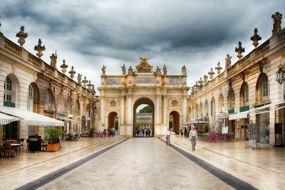 Toul Appartement Entier Avec Parking Prive Au Calme Cosy A Etage Avec Balcon Zewnętrze zdjęcie